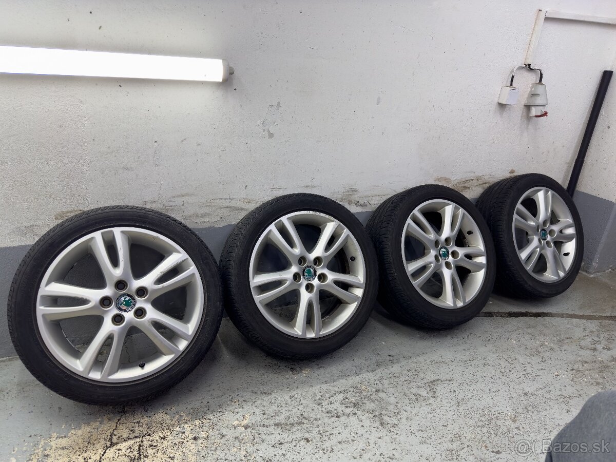 5x100 R16 205/45 originál Škoda letné 250€