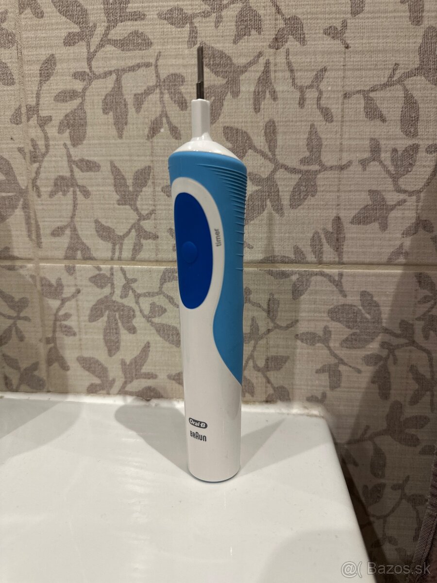 Elektrická zubná kefka Oral B, Braun