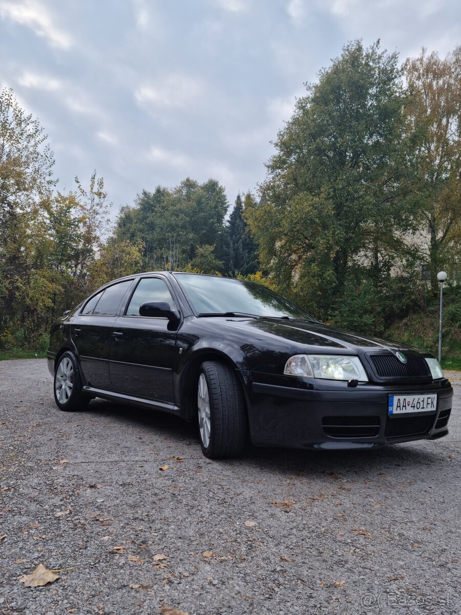 Škoda Octavia 1.8 T RS Sedan