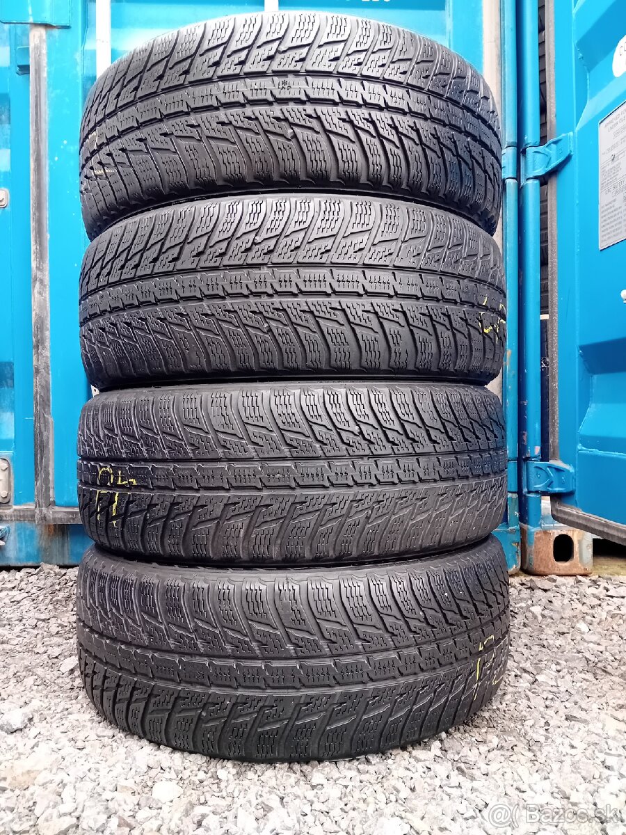 235/55R18 Zimné pneumatiky Nokian