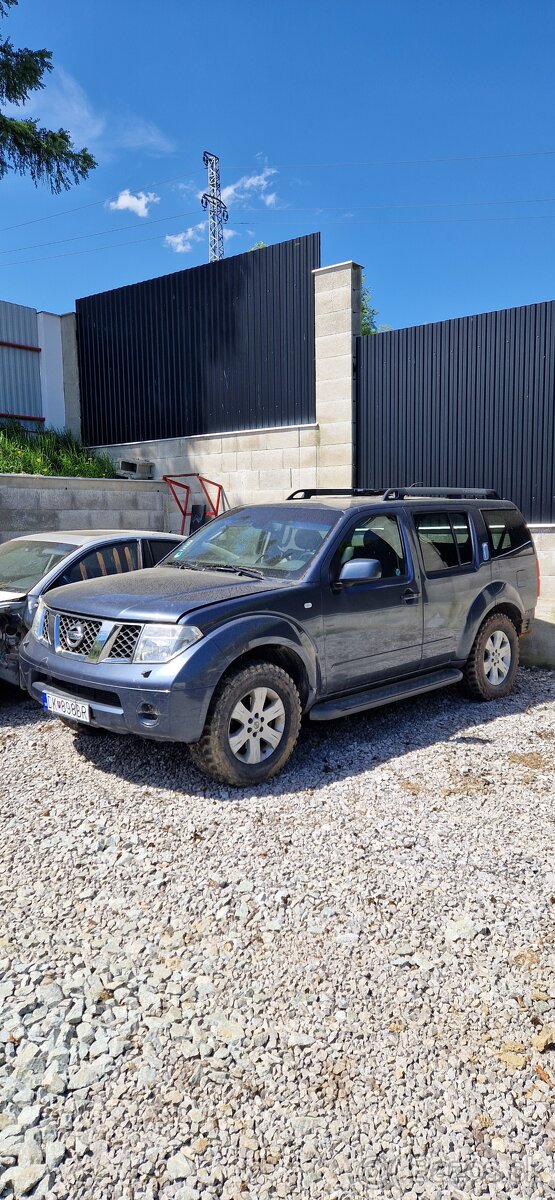 Nissan pathfinder