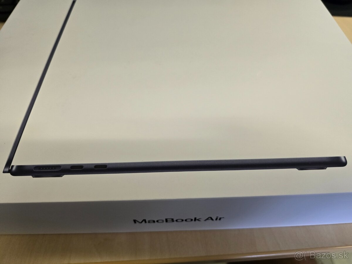 Macbook air 13" M3 NEROZBALENY