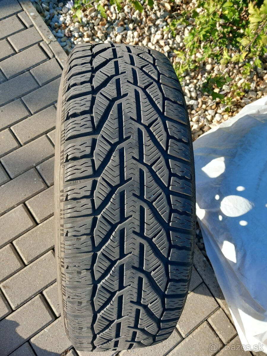 215/65 R16