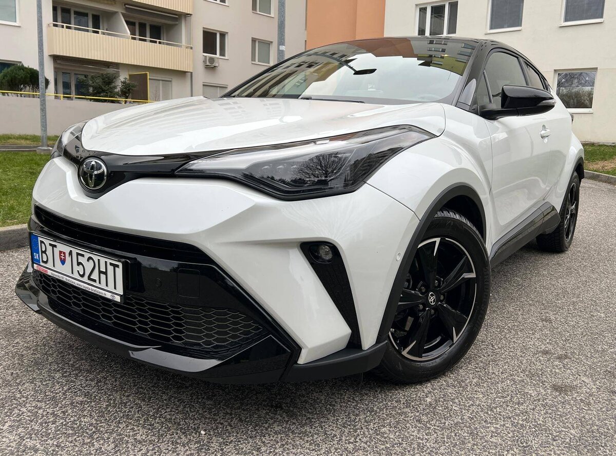 Predám Toyotu Chr Gr sport 2.0 hybrid s DPH