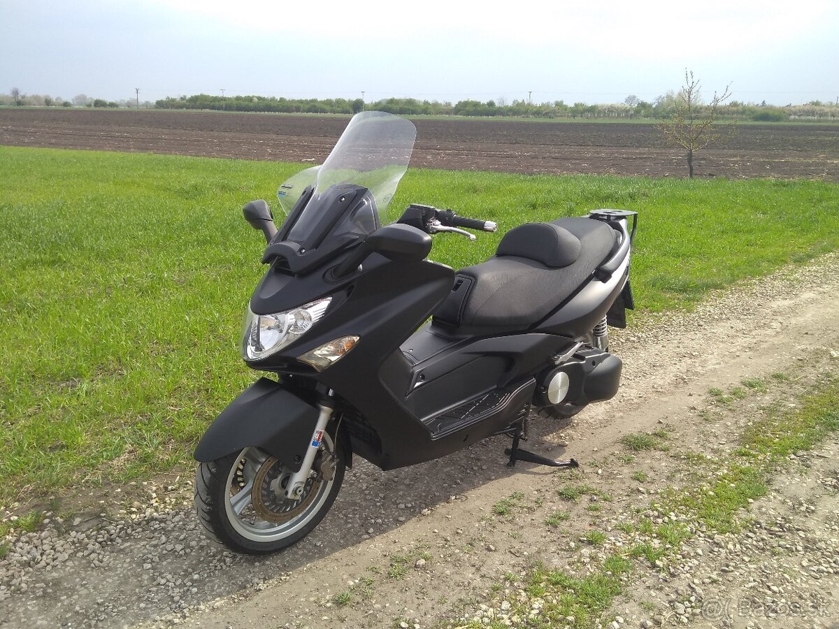 Maxi Skúter Kymco Xciting 500