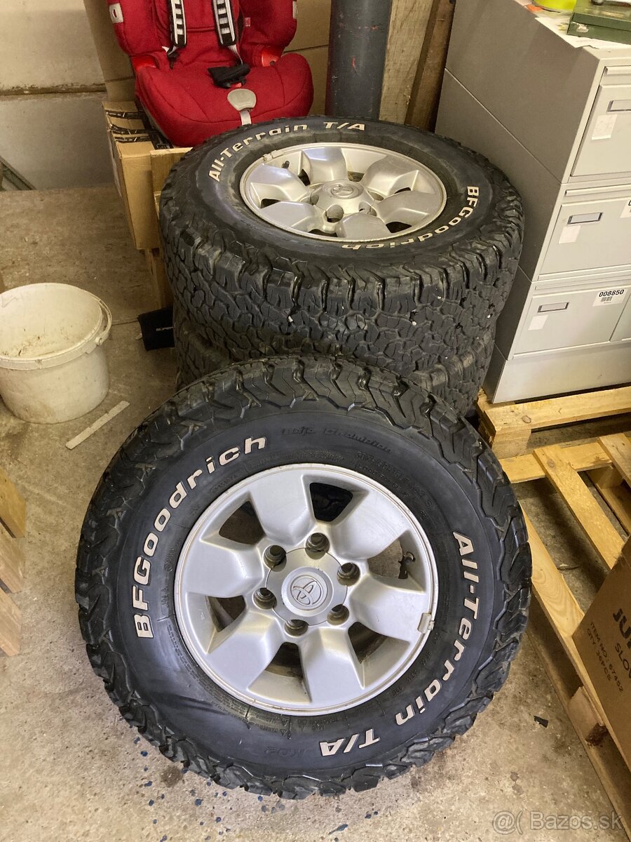 Bfgoodrich All-terrain A/T + Toyota disky