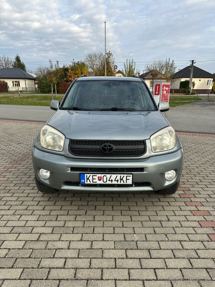 PREDÁM TOYOTU RAV4 2005