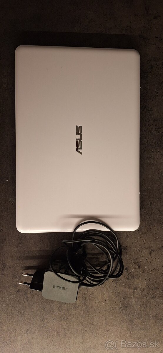 Asus eeebook x205ta