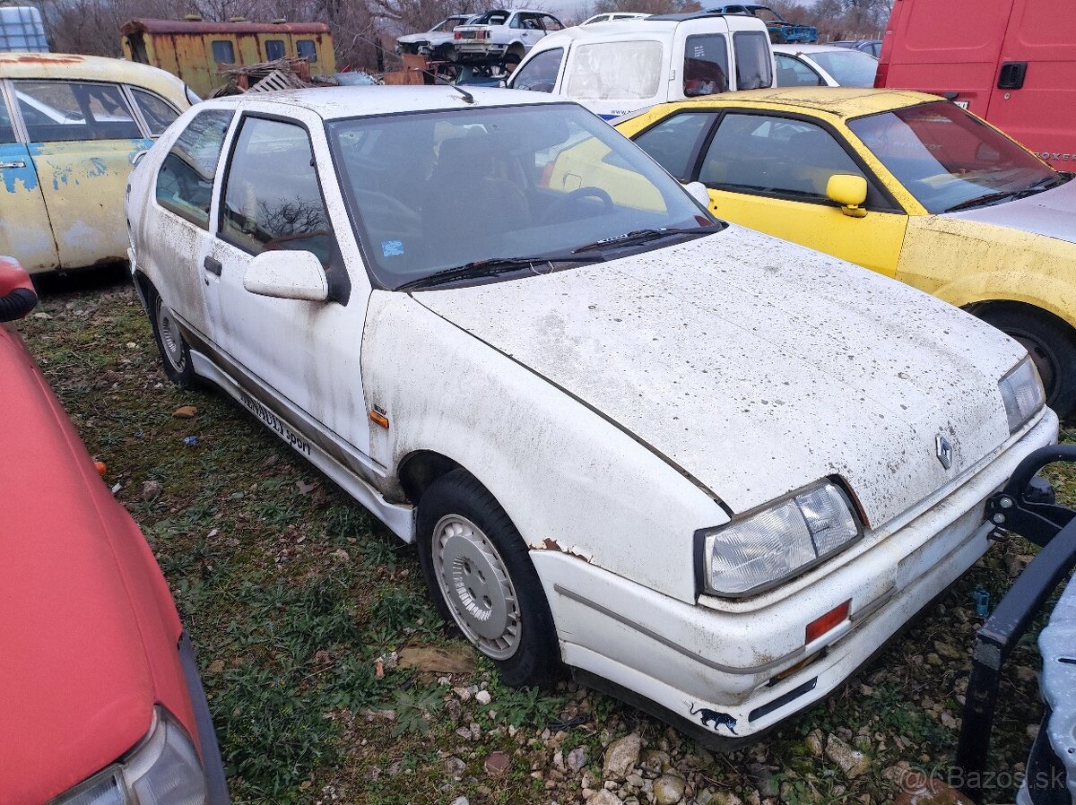 Renault 19