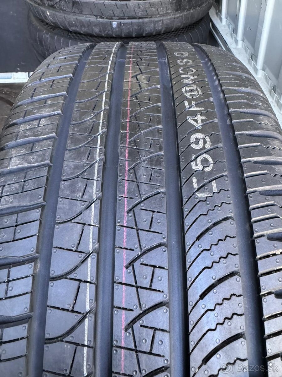 285/45 R22.PIRELLI SCORPION ZERO NOVE 285/45/22.