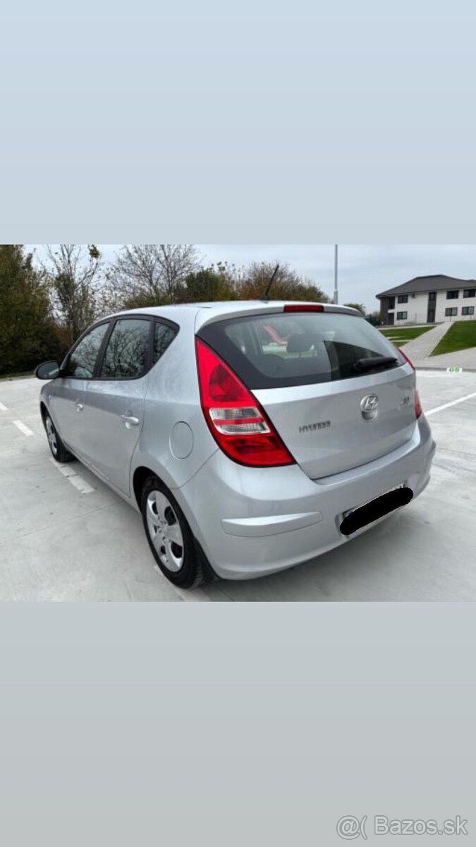 Predám Hyundai i 30 1.4 benzín 80 kw Rok výroby 2010 stk+ek