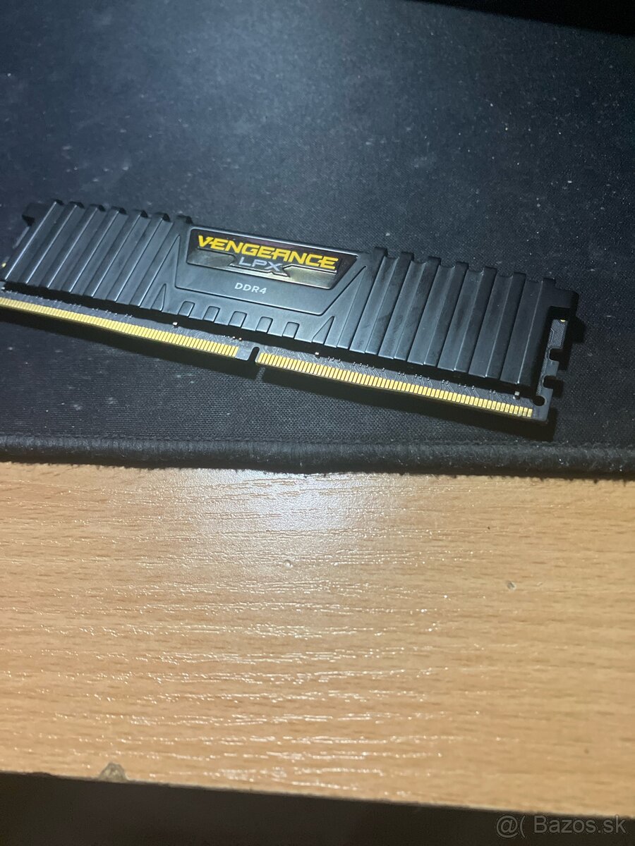 Predam RAMku vengeance lpx ddr4 17gb