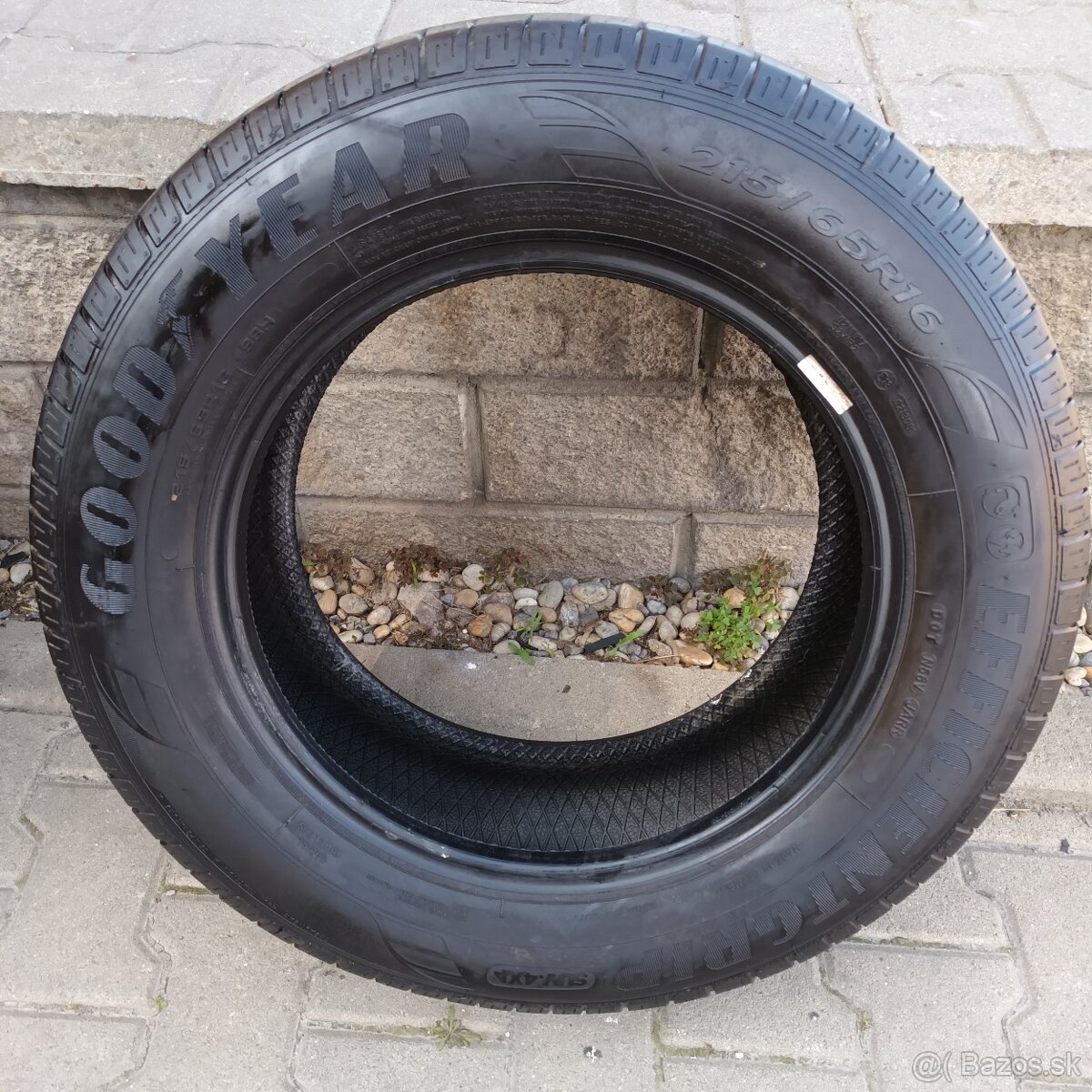 Predám letnú Pneumatiku 215/65R16