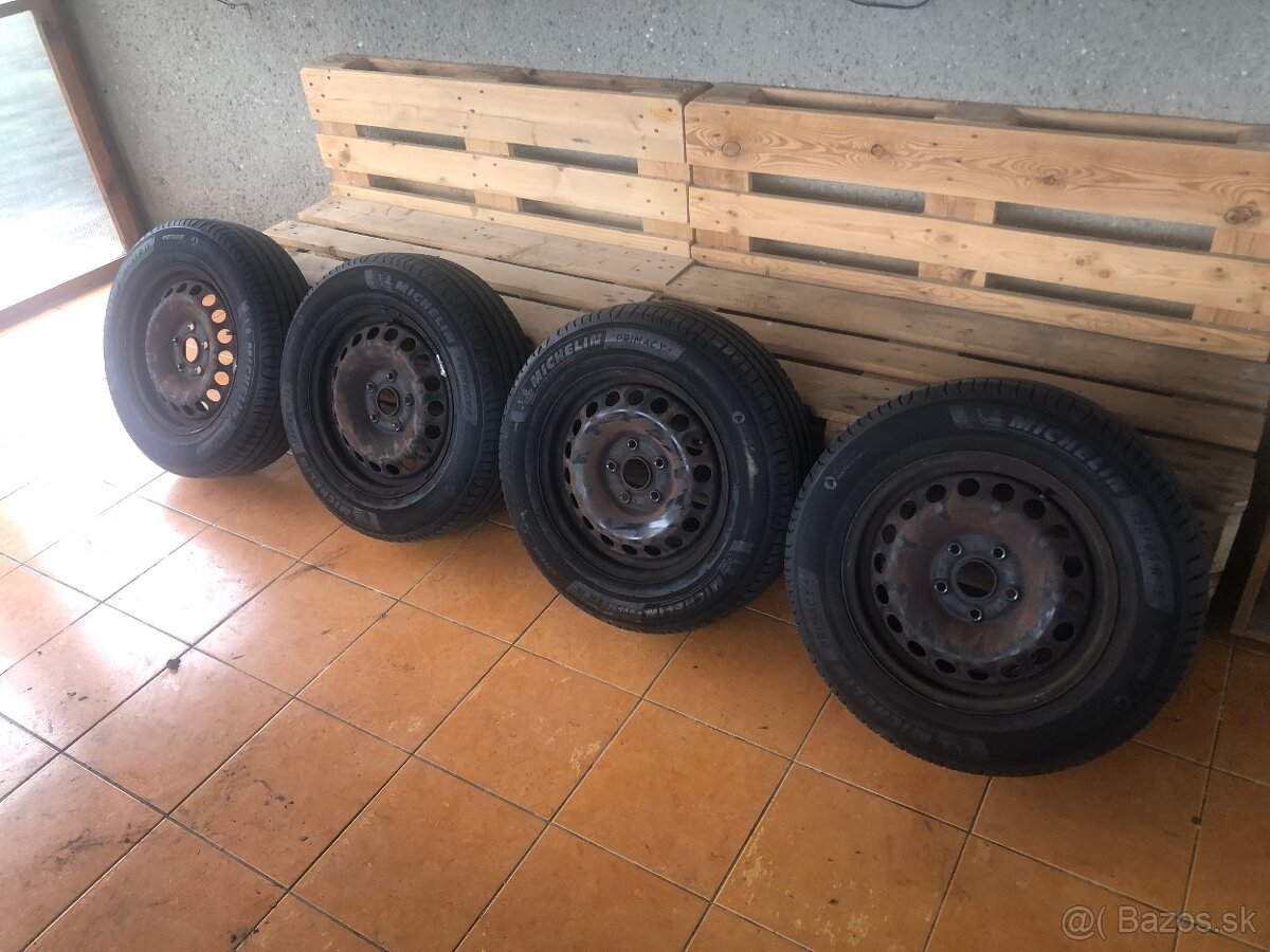 Predám letné pneu + disky 195/65 R15