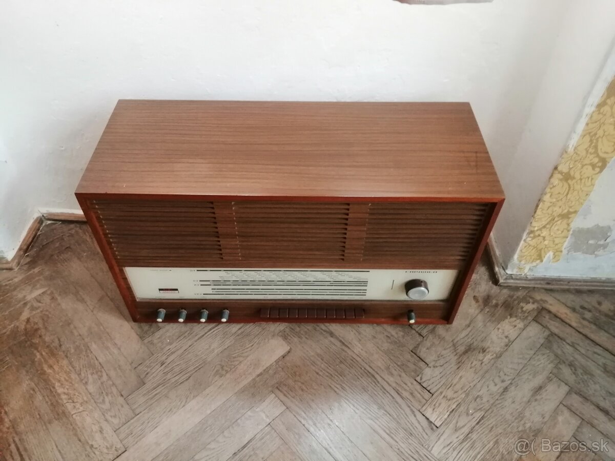 CAPRIOLA lampové (elektronkové) rádio