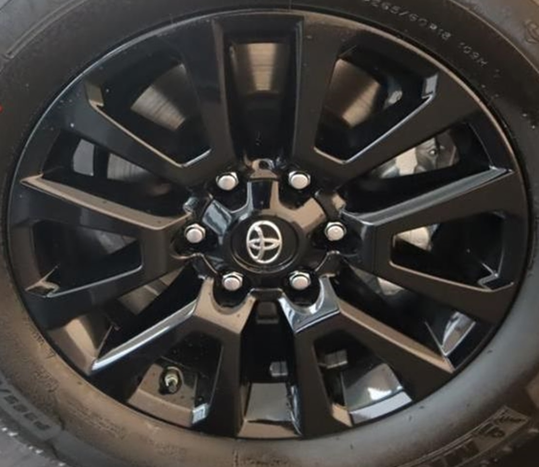 Toyota Land Cruiser NOVÉ disky a pneu Pirelli 265/60r18