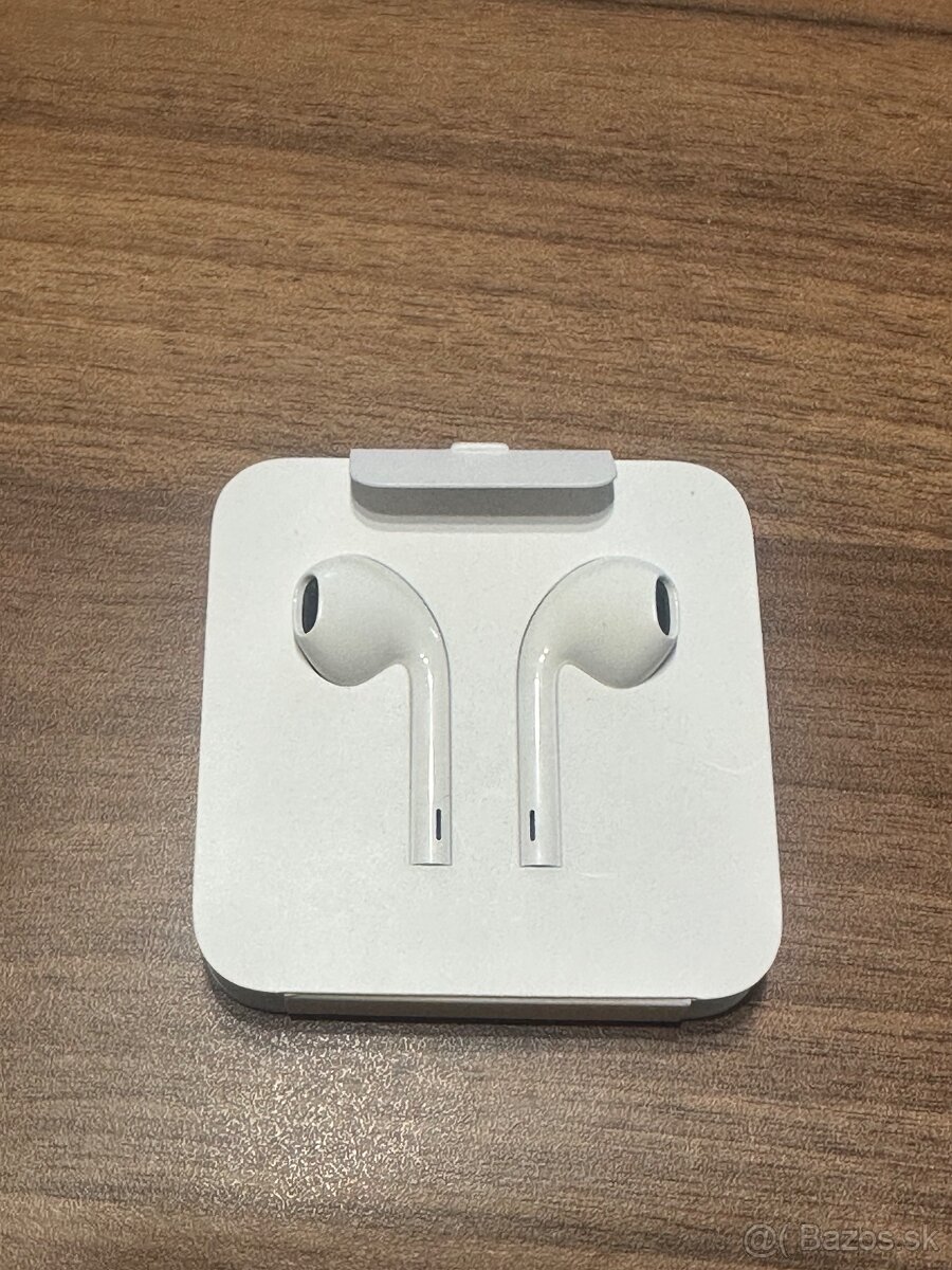 Earpods - original Apple - káblové, pripojenie na lightning