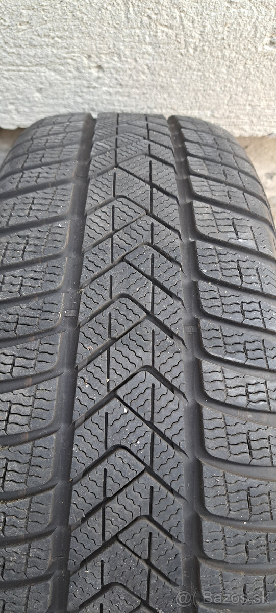 1ks zimna Pirelli Sottozero 3, 245/45R18