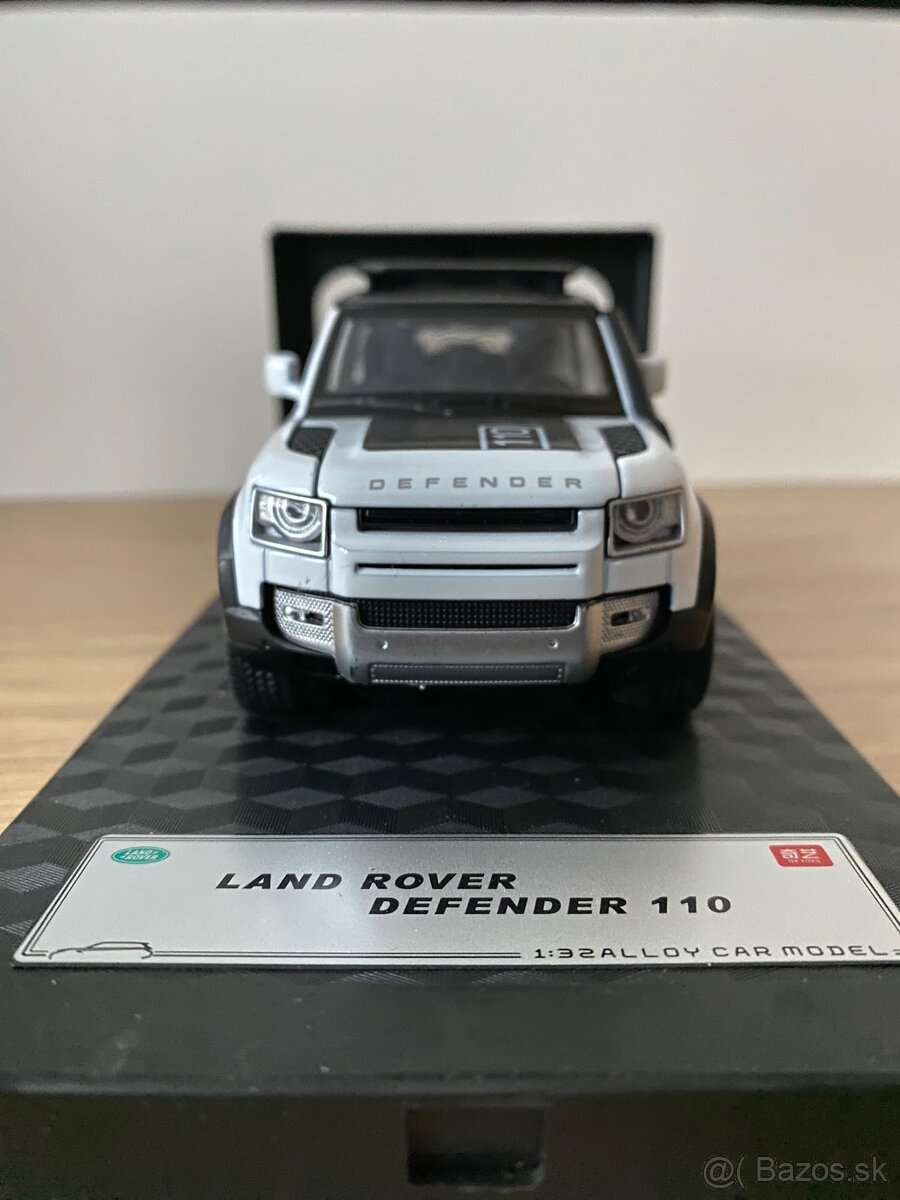 Land Rover Defender 110 - 1:32 (celokovovy model)