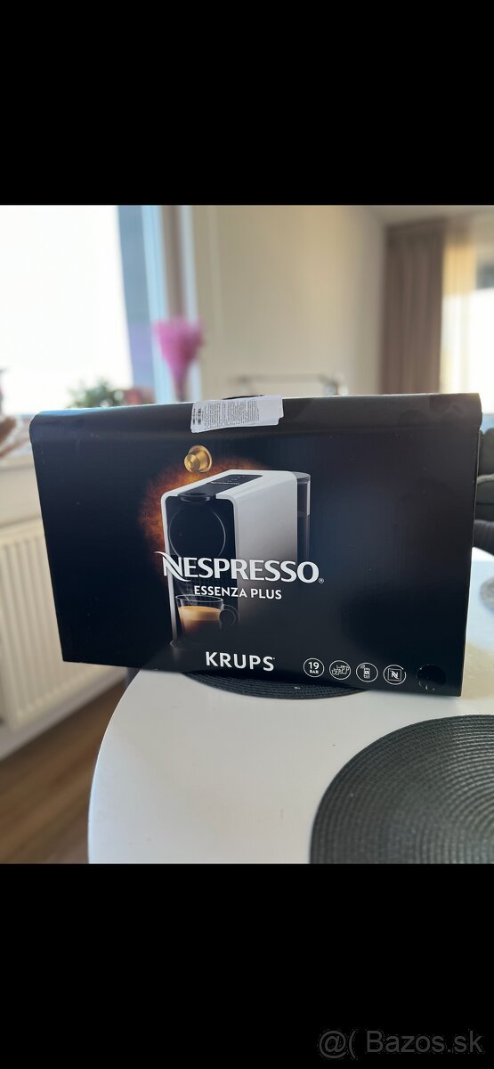 Kávovar NESPRESSO KRUPS ESSENZA PLUS XN510810