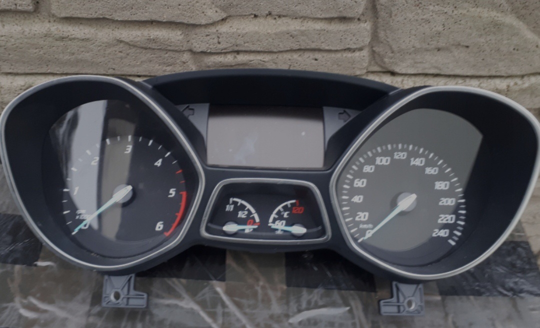 Kúpim budiky tachometer Ford Kuga Cmax 2014 diesel