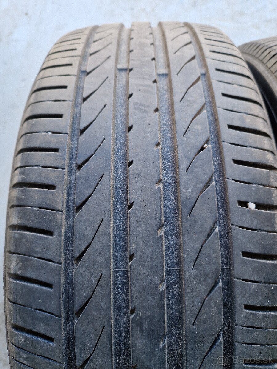 Pneu letné 215/50r18 92V