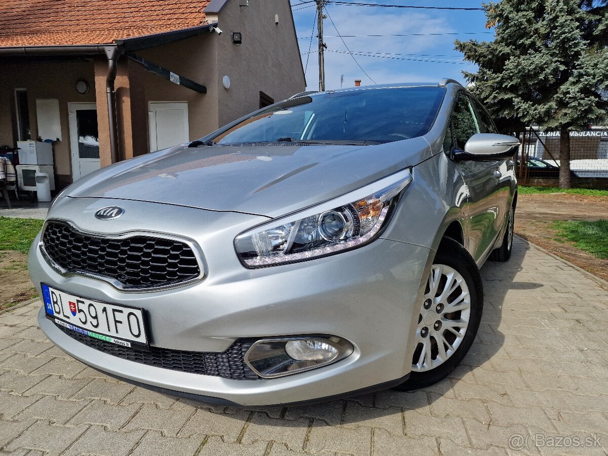 KIA Ceed SW 1.6 GDi Gold 135k M6 (benzín)