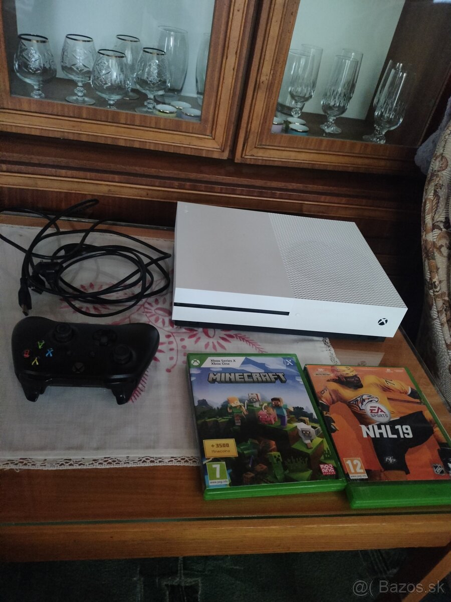 Xbox one S 4K 1x ovladač +  hry