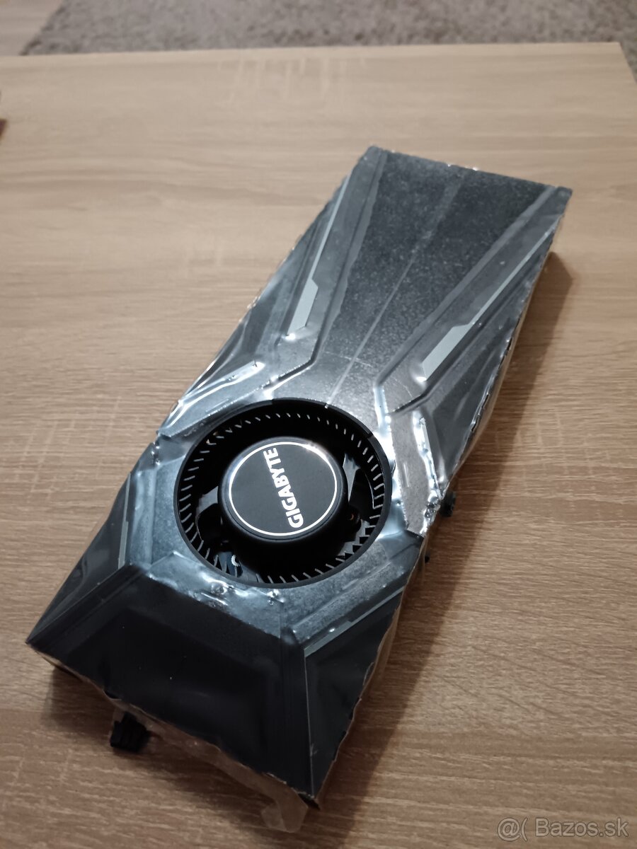 Chladič Gigabyte na rtx 2080 ti