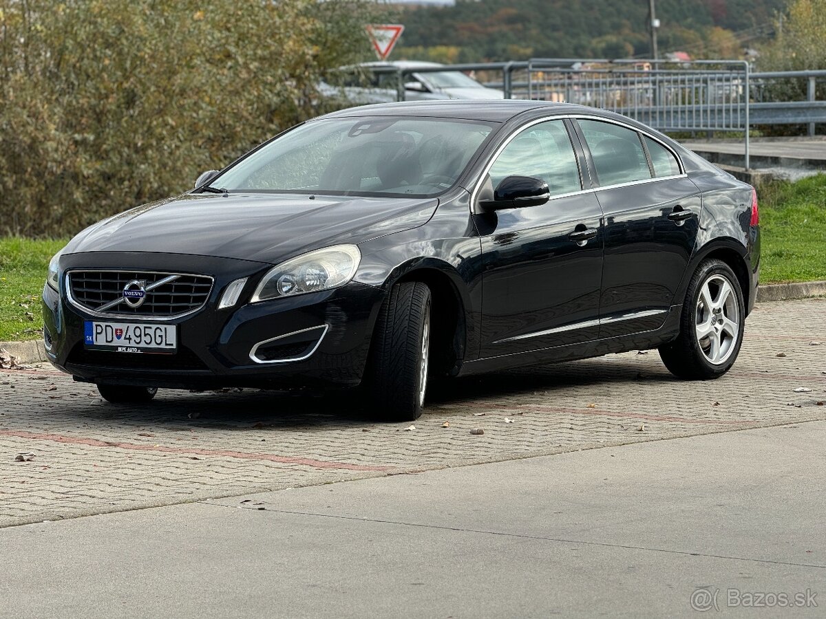 Volvo S60 D3 2011