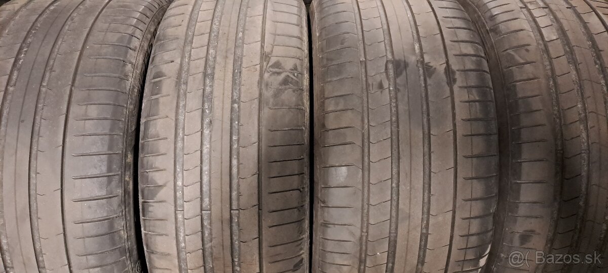 Predám letný dvojrozmer 275/40r21+315/35r21 PirelliRSC