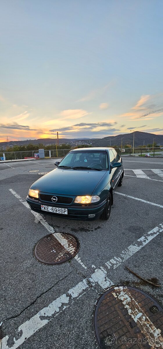 Predám Opel Astra 1,4GL