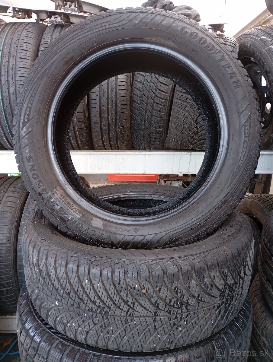 Jazdené pneu 215/55 R17 2ks Celoročne