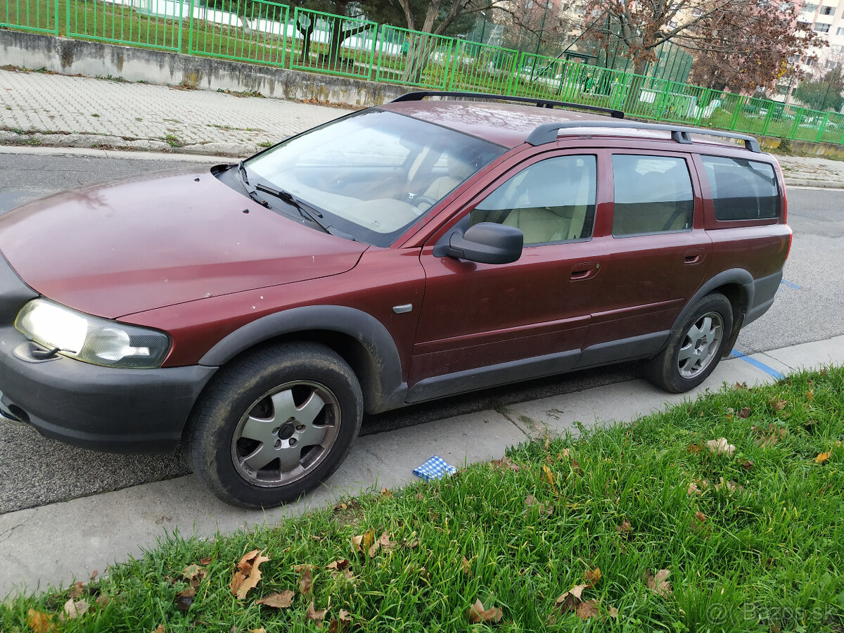 Predam Volvo XC 70 2,4 benzin AWD