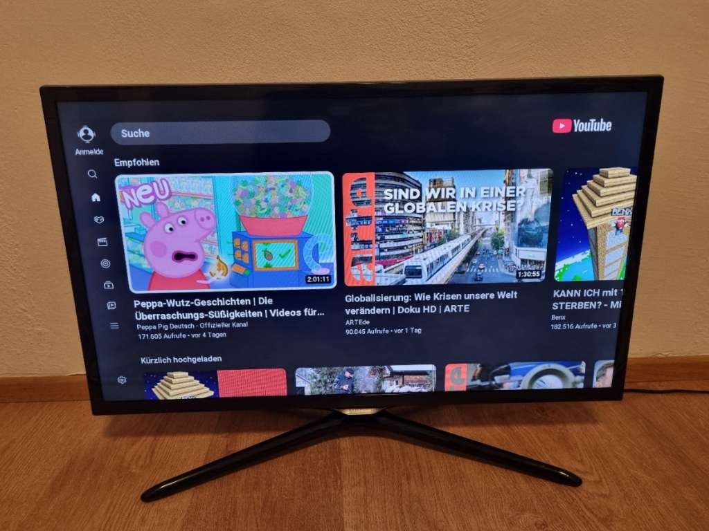 SAMSUNG Smart tv 82 cm uhl