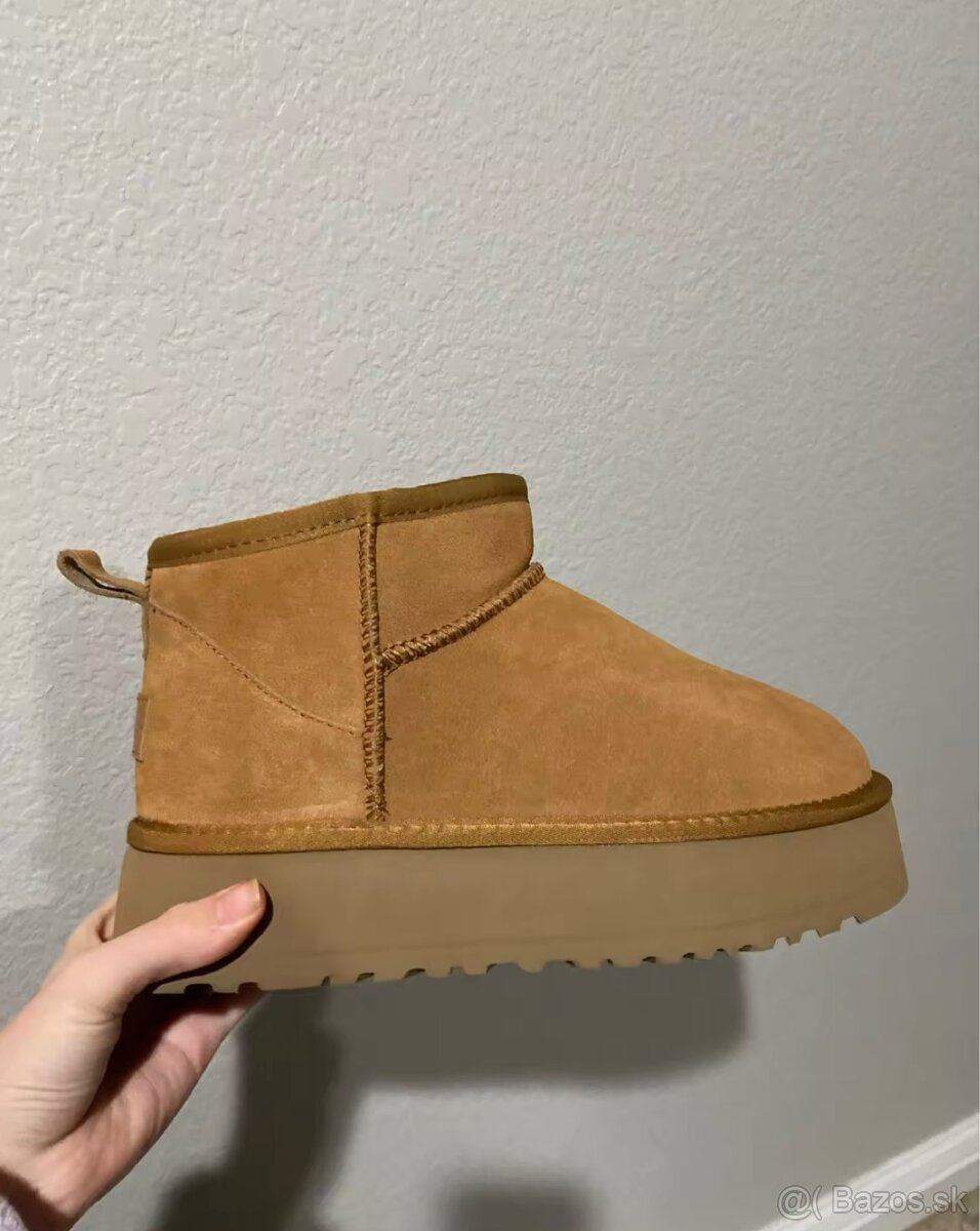 UGG mini platform