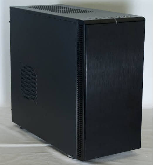 Fractal Design R4 + DVD-RW