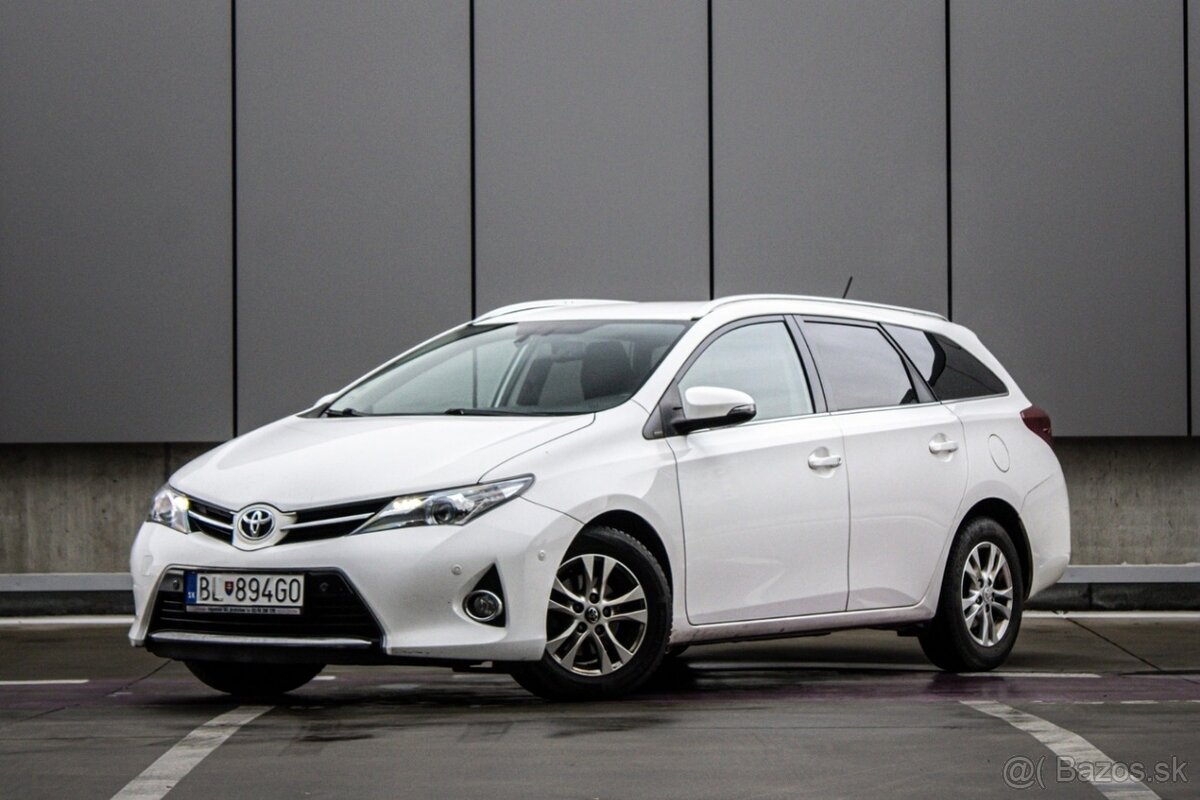 Toyota Auris Touring Sports 1.6 Valvematic Active