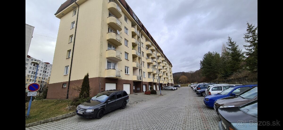 Predaj 3-izbového bytu (98 m²) – Dubnica, lokalita ÚČĶO