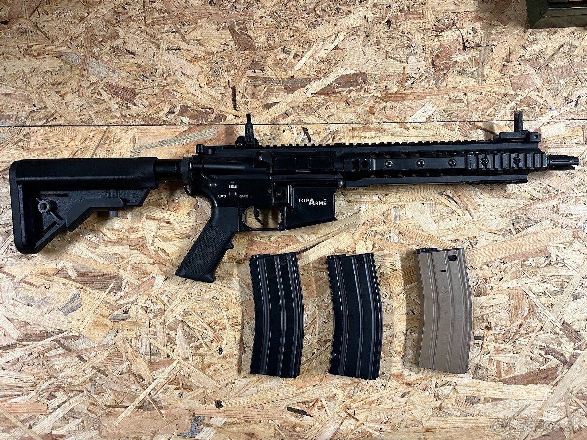 Airsoft zbraň M4