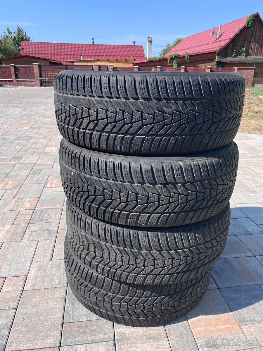 Zimné gumy Hankook R20 (235/45) bez diskov