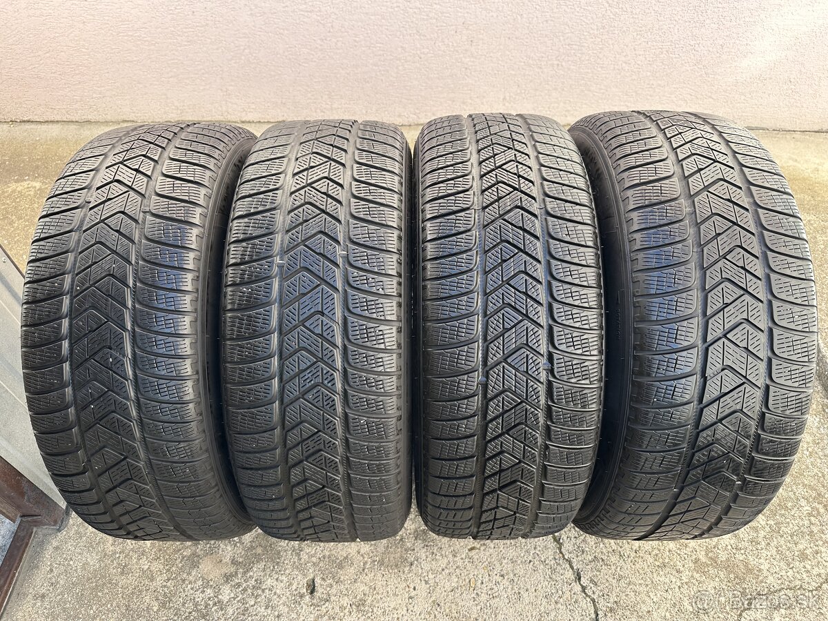 ZIMNE PIRELLI 235/60 R18