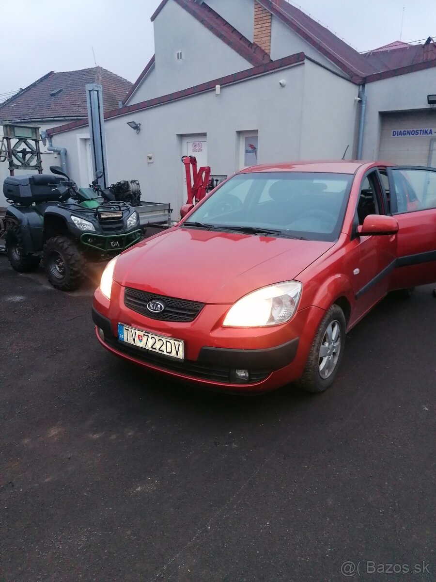 Rozpredám kia Rio