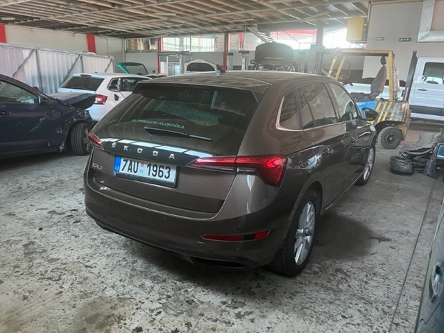 Škoda Scala 1.5 TSI Style DSG havarované