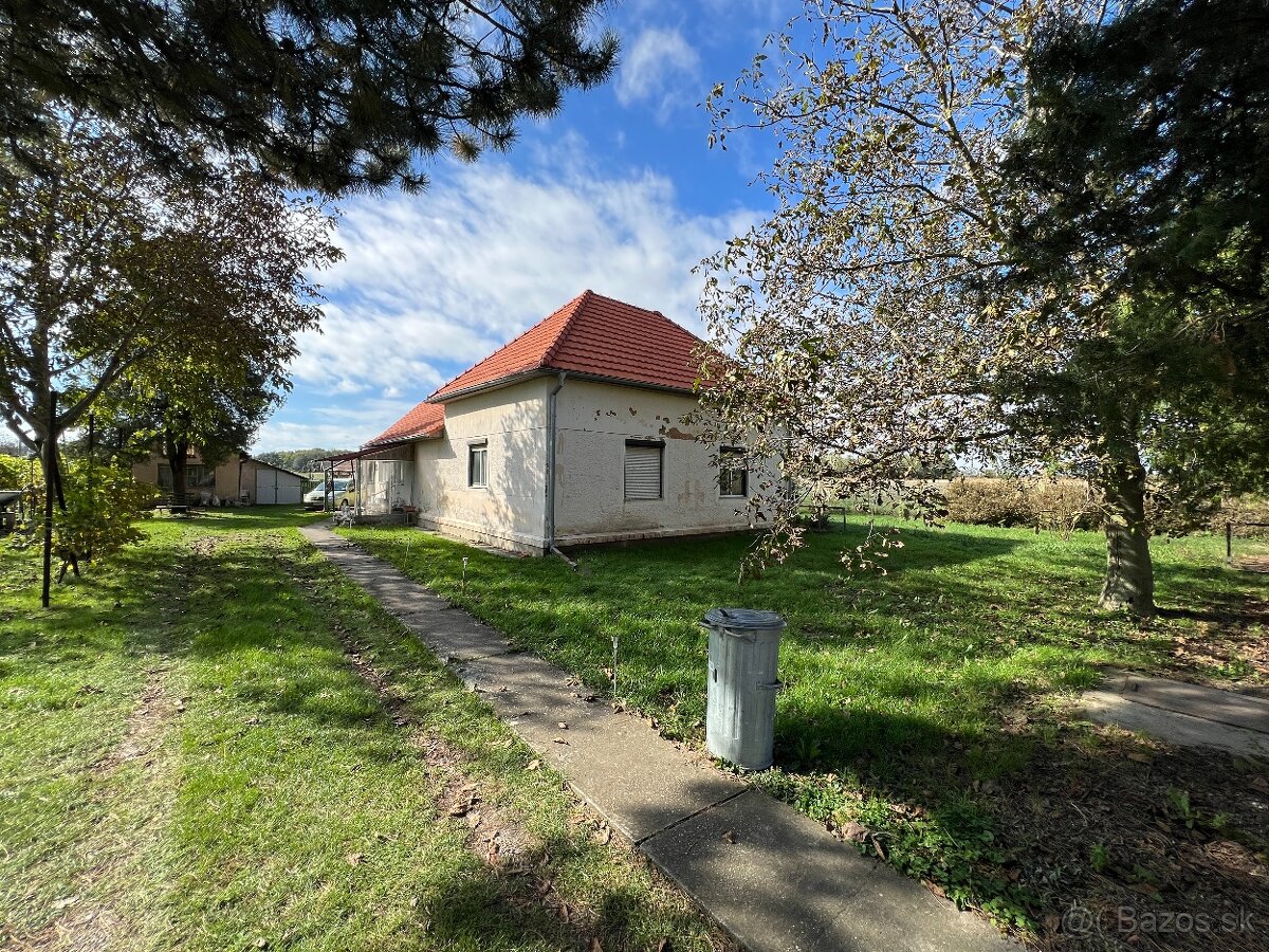 Predaj Rodinný dom s pozemkom 5503 m2, Veľké Úľany