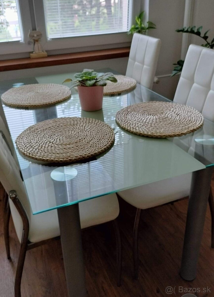 Kuchynsky stôl