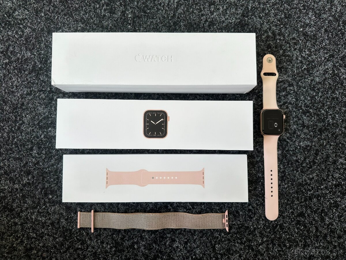 Apple Watch Series 5 44mm Gold KOMPLET (98% Batéria)