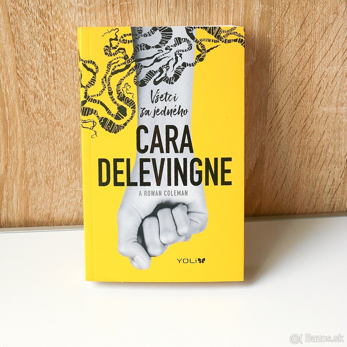 Všetci za jedného - Cara Delevingne