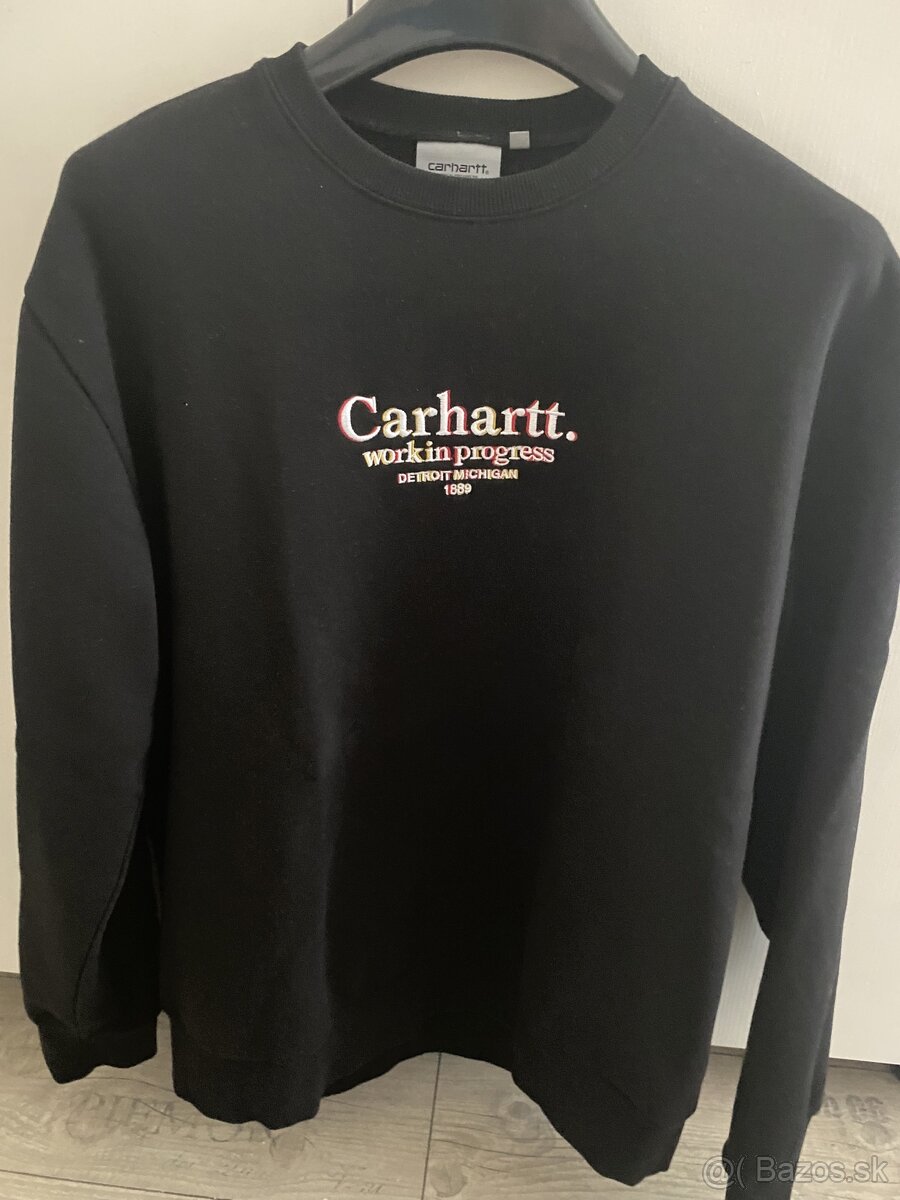 Carhartt crewneck