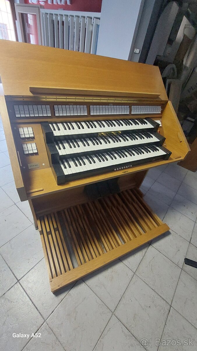 Organ Johanus Opus 240